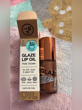iNNBeauty  Glaze Lip Oil in pina colada 6g